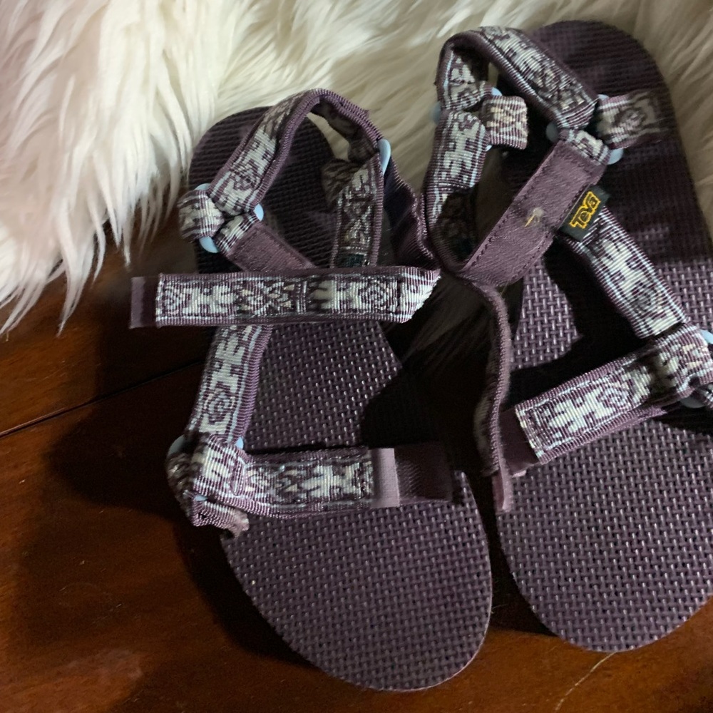 Purple tevas